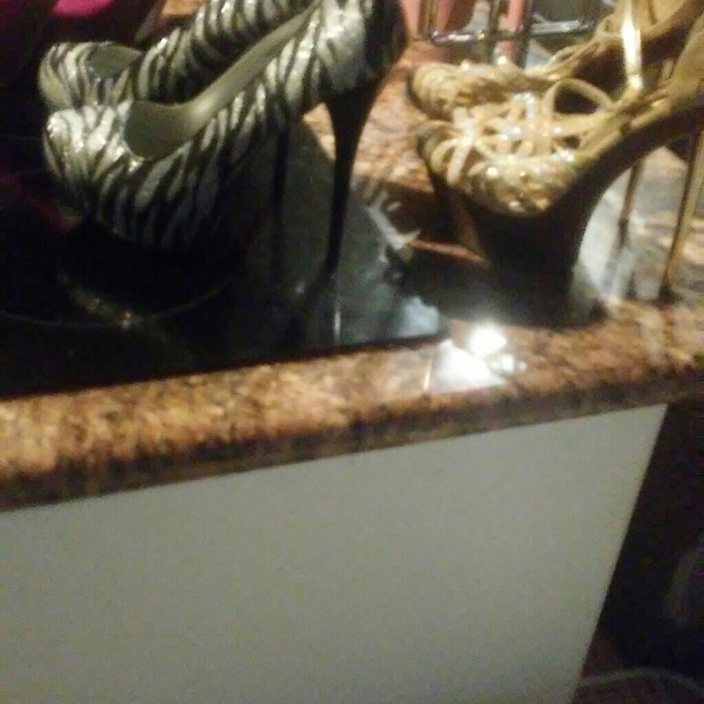Shoes - Picture 5 of 8